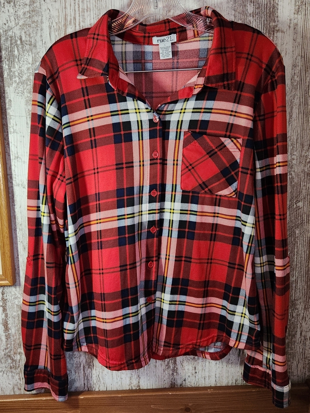 rue21 Red White Black Plaid Flannel Button Down Shirt Top Size Large Super Soft